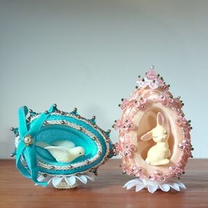 Pair Of Handmade Vintage Pushpin Ornaments Freestanding Pink And Turquoise